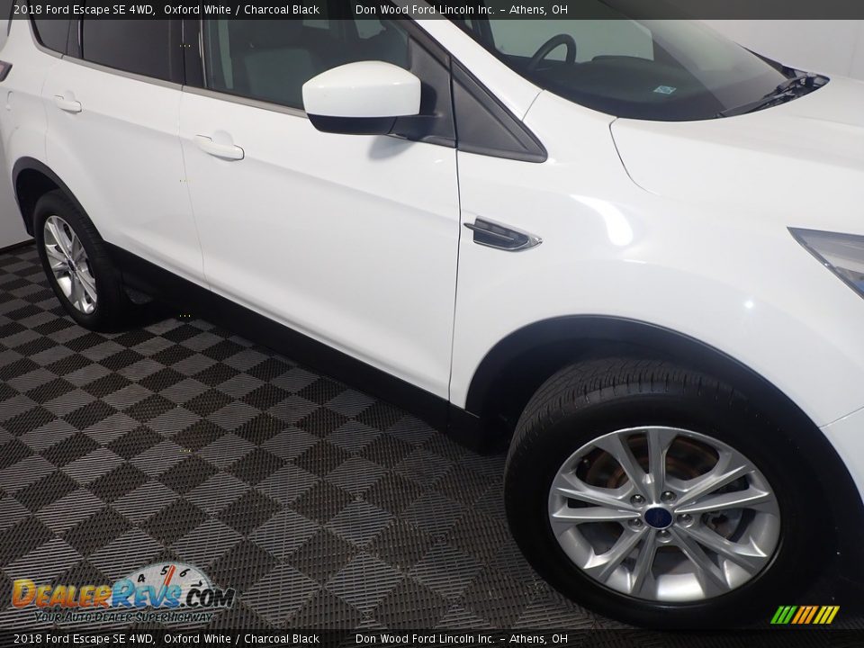 2018 Ford Escape SE 4WD Oxford White / Charcoal Black Photo #4