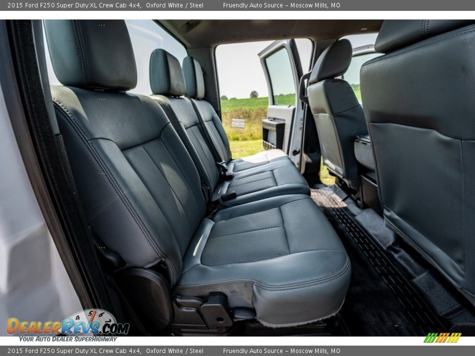 2015 Ford F250 Super Duty XL Crew Cab 4x4 Oxford White / Steel Photo #27