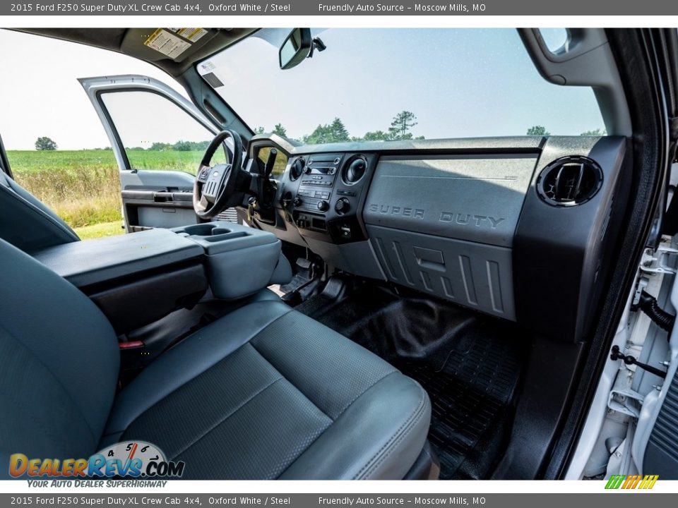 2015 Ford F250 Super Duty XL Crew Cab 4x4 Oxford White / Steel Photo #30