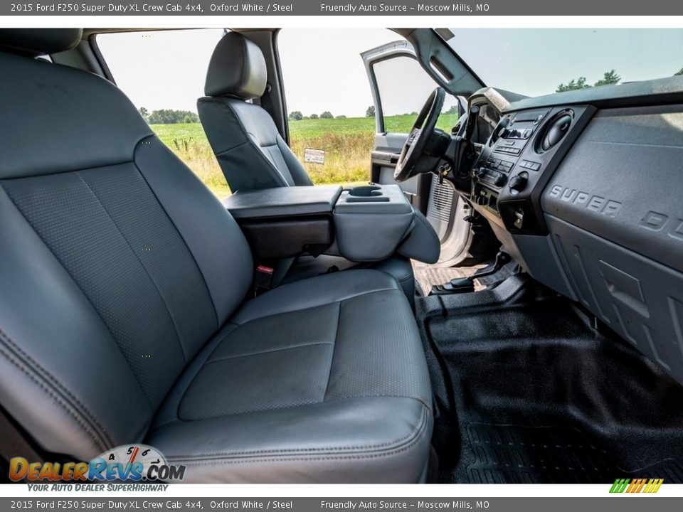2015 Ford F250 Super Duty XL Crew Cab 4x4 Oxford White / Steel Photo #31