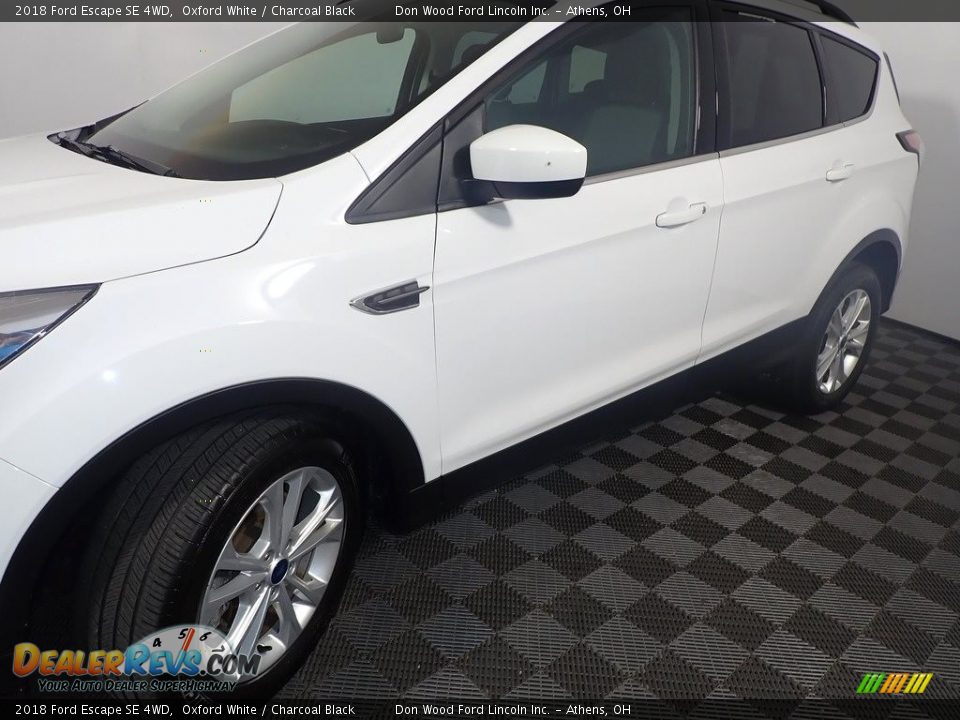 2018 Ford Escape SE 4WD Oxford White / Charcoal Black Photo #10