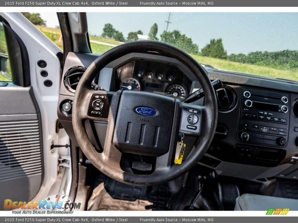 2015 Ford F250 Super Duty XL Crew Cab 4x4 Oxford White / Steel Photo #35