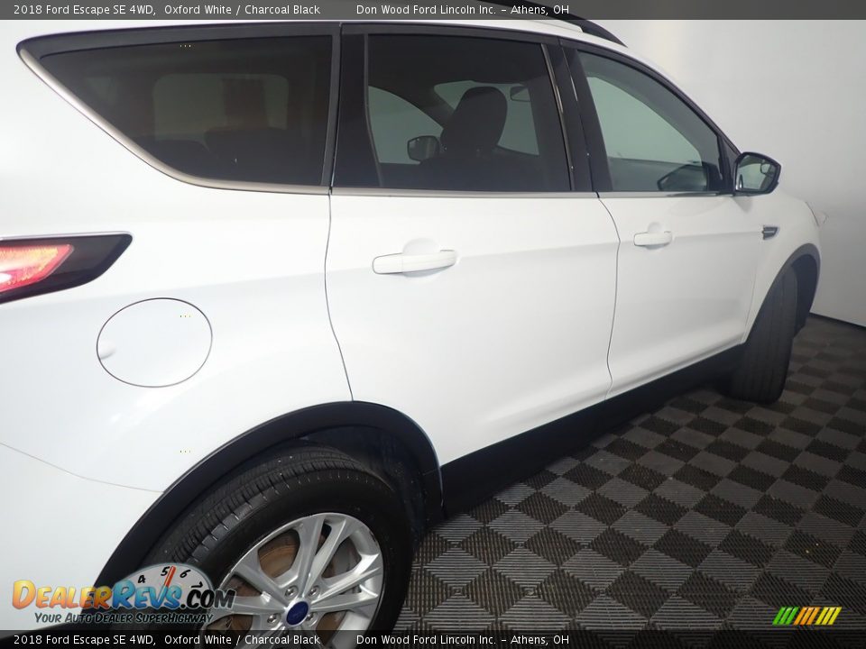 2018 Ford Escape SE 4WD Oxford White / Charcoal Black Photo #18