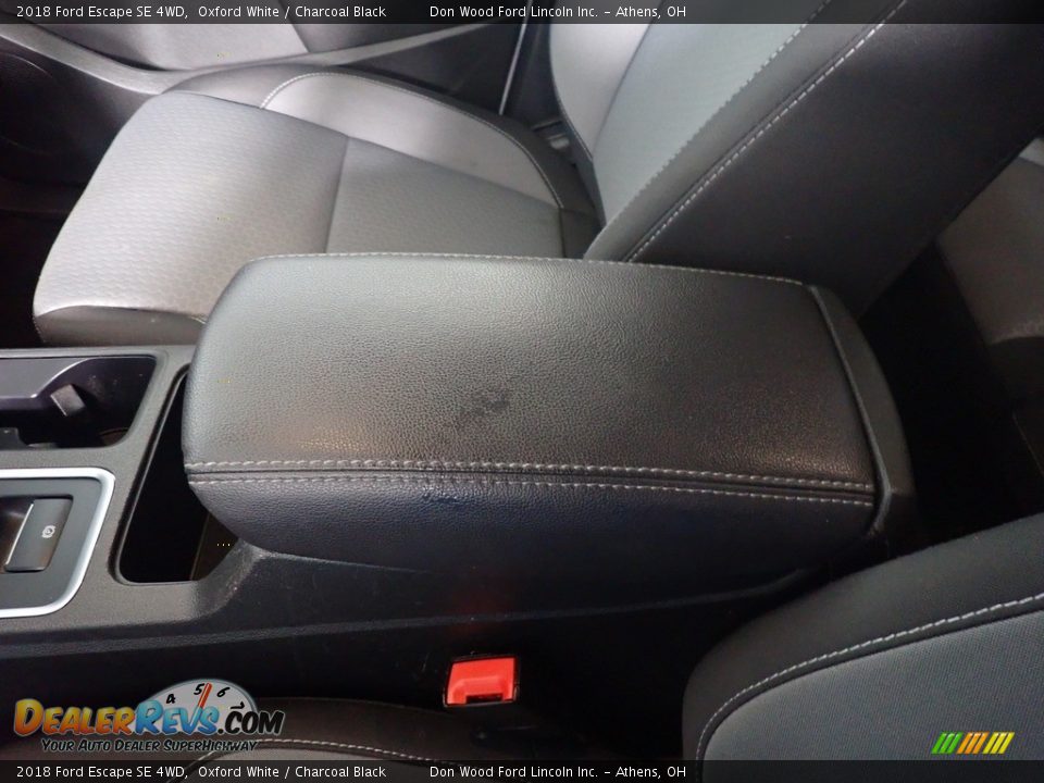 2018 Ford Escape SE 4WD Oxford White / Charcoal Black Photo #33
