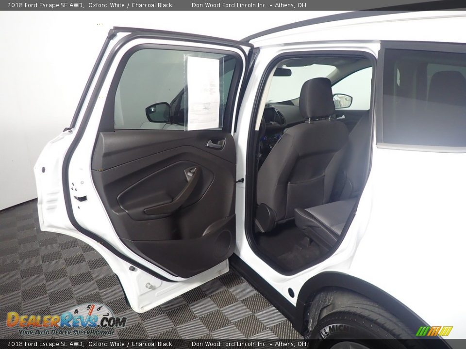 2018 Ford Escape SE 4WD Oxford White / Charcoal Black Photo #34