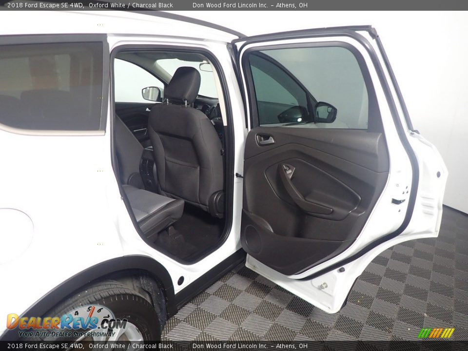 2018 Ford Escape SE 4WD Oxford White / Charcoal Black Photo #36