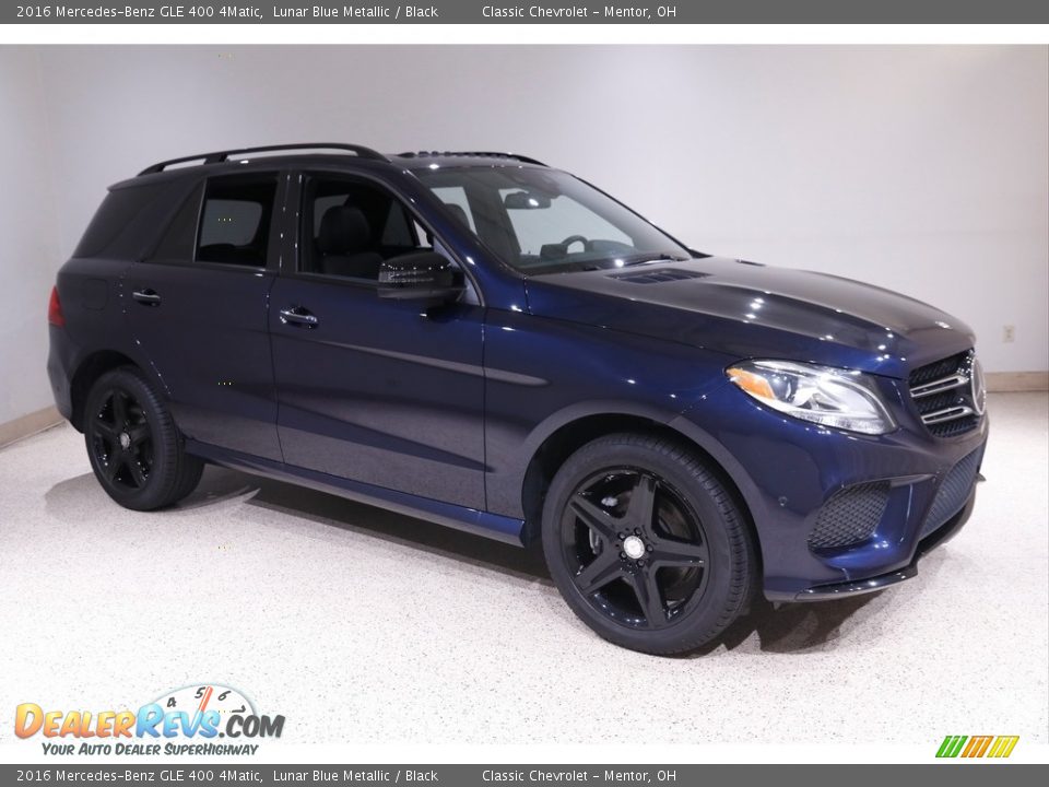 Front 3/4 View of 2016 Mercedes-Benz GLE 400 4Matic Photo #1