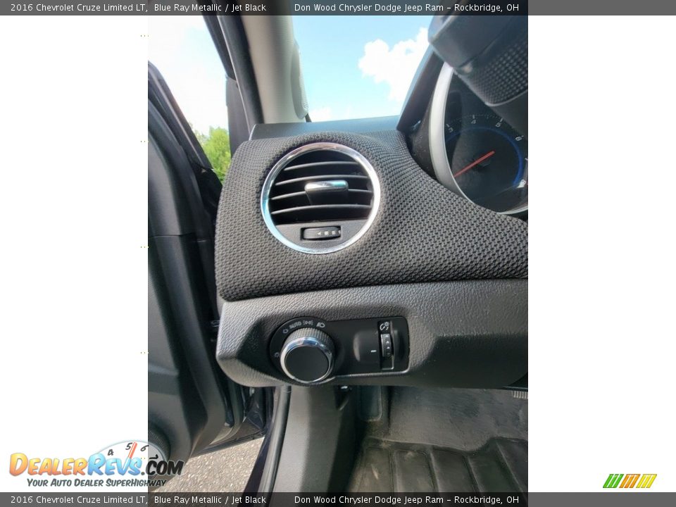 2016 Chevrolet Cruze Limited LT Blue Ray Metallic / Jet Black Photo #21