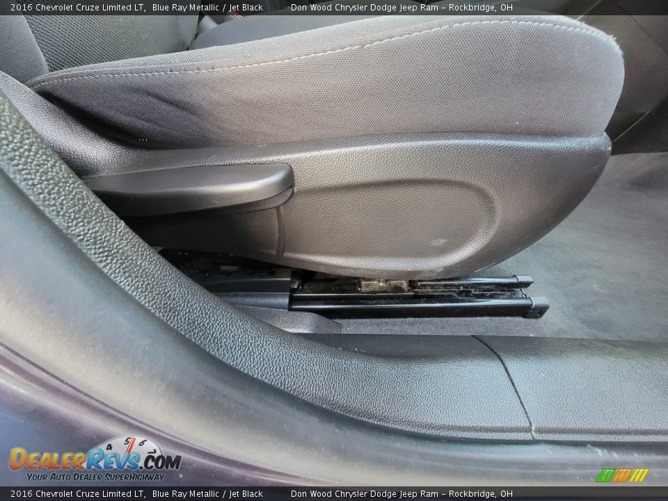 2016 Chevrolet Cruze Limited LT Blue Ray Metallic / Jet Black Photo #30