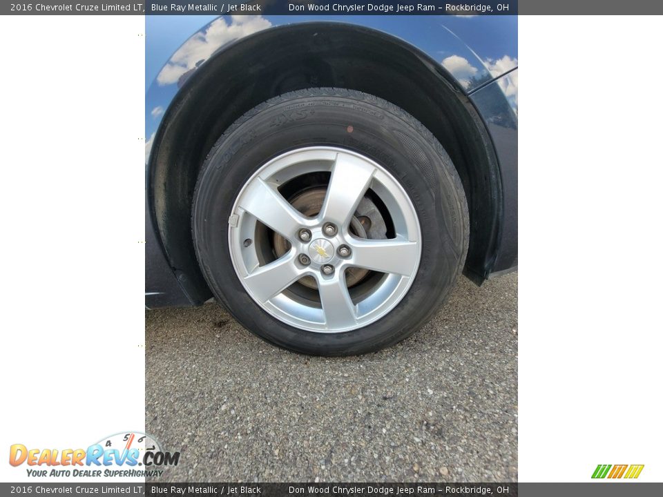 2016 Chevrolet Cruze Limited LT Blue Ray Metallic / Jet Black Photo #32