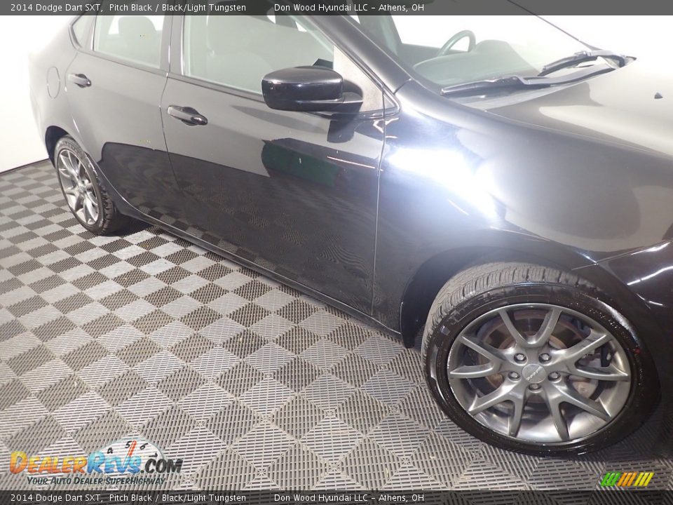 2014 Dodge Dart SXT Pitch Black / Black/Light Tungsten Photo #4