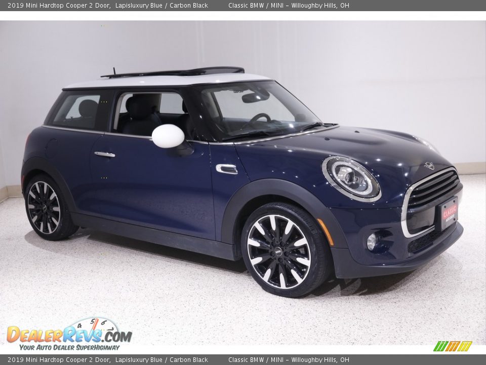 Front 3/4 View of 2019 Mini Hardtop Cooper 2 Door Photo #1