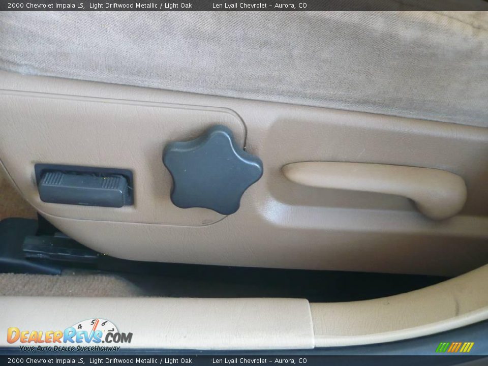 2000 Chevrolet Impala LS Light Driftwood Metallic / Light Oak Photo #23