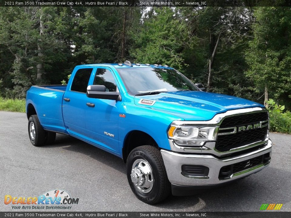 Front 3/4 View of 2021 Ram 3500 Tradesman Crew Cab 4x4 Photo #4