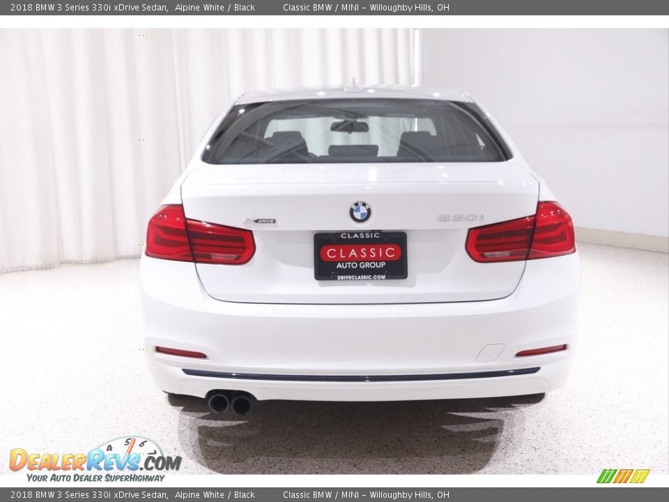 2018 BMW 3 Series 330i xDrive Sedan Alpine White / Black Photo #19