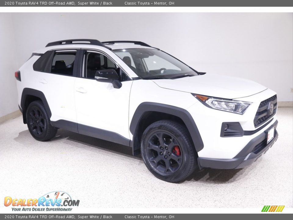 Front 3/4 View of 2020 Toyota RAV4 TRD Off-Road AWD Photo #1