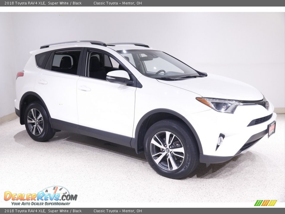 2018 Toyota RAV4 XLE Super White / Black Photo #1