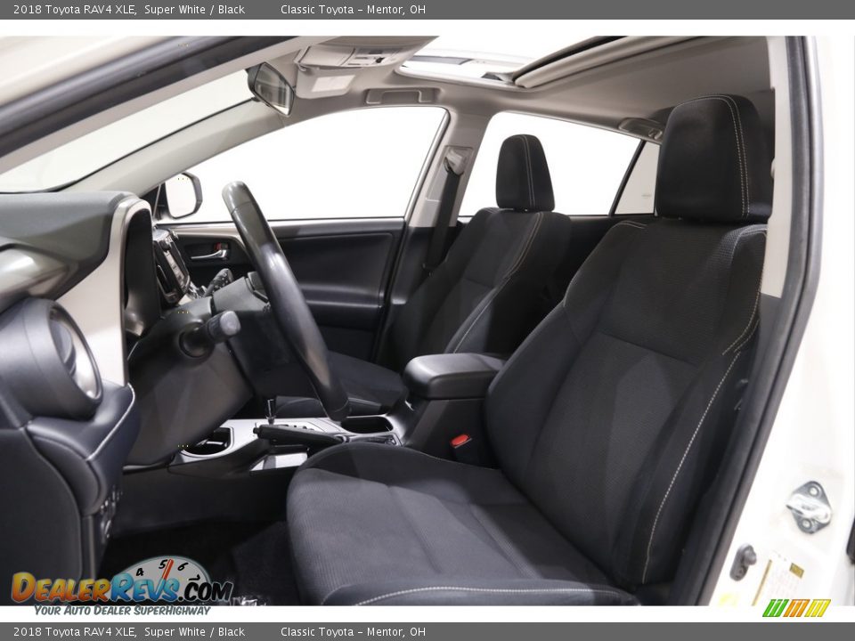 2018 Toyota RAV4 XLE Super White / Black Photo #5