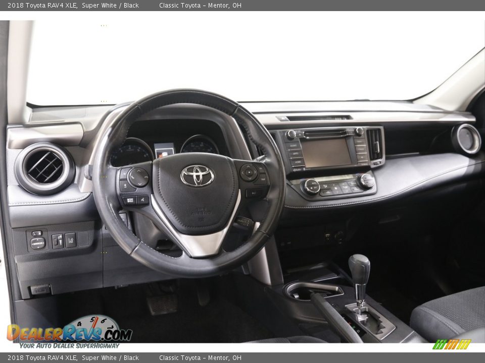 2018 Toyota RAV4 XLE Super White / Black Photo #6