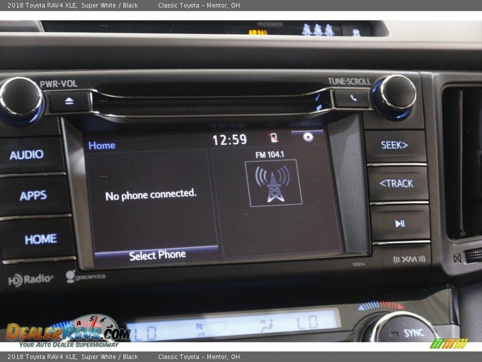 2018 Toyota RAV4 XLE Super White / Black Photo #10