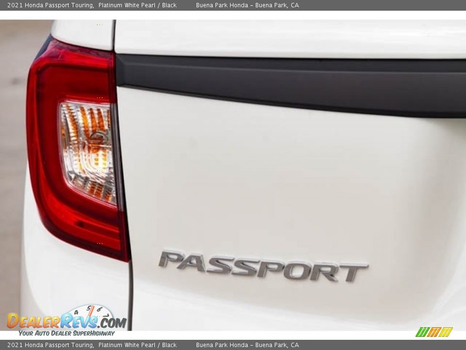 2021 Honda Passport Touring Platinum White Pearl / Black Photo #6
