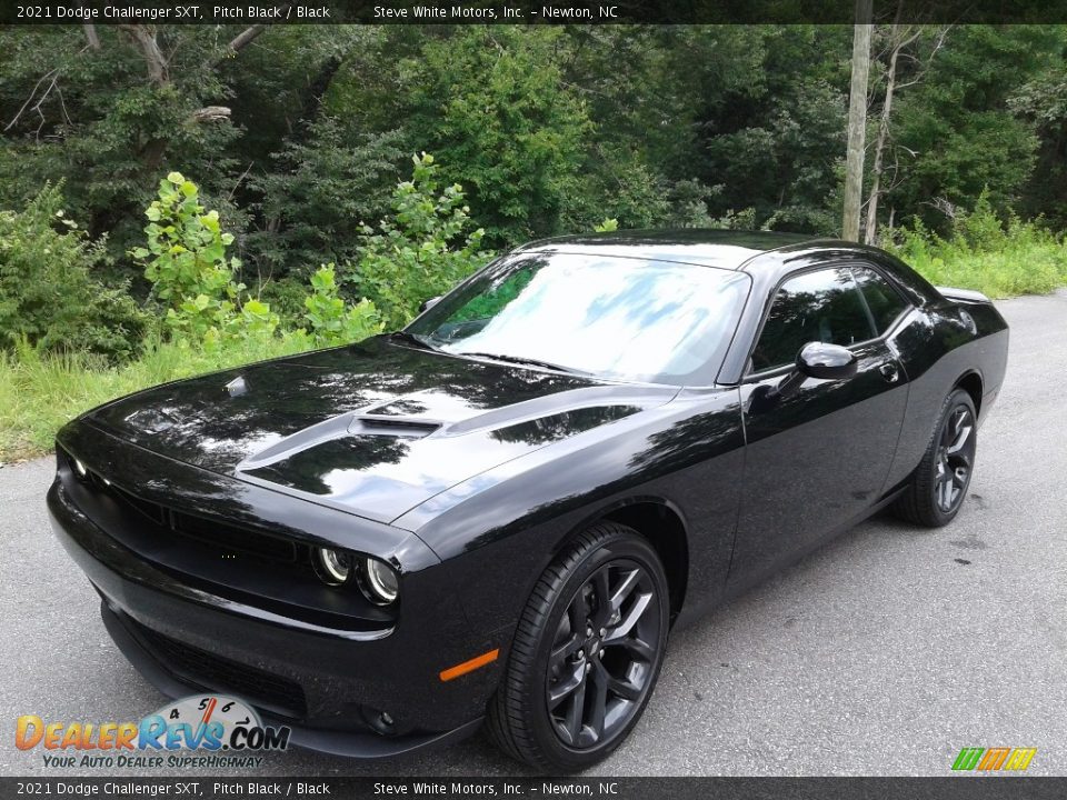 Pitch Black 2021 Dodge Challenger SXT Photo #2