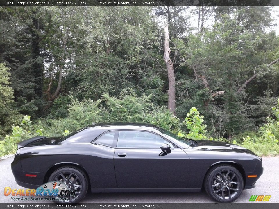 Pitch Black 2021 Dodge Challenger SXT Photo #5