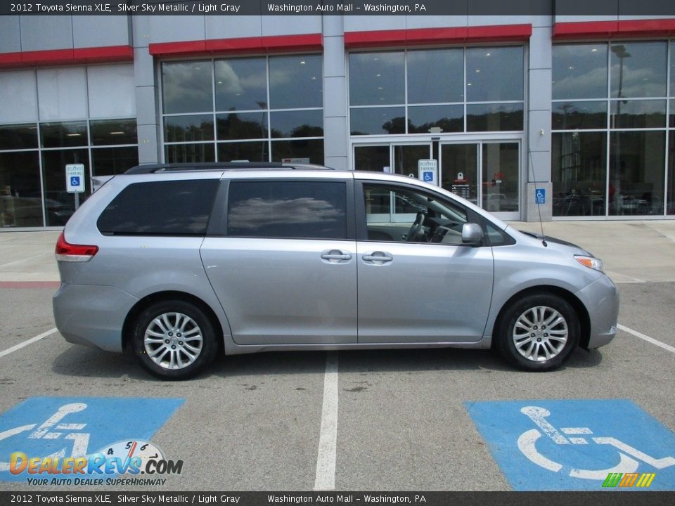 2012 Toyota Sienna XLE Silver Sky Metallic / Light Gray Photo #2