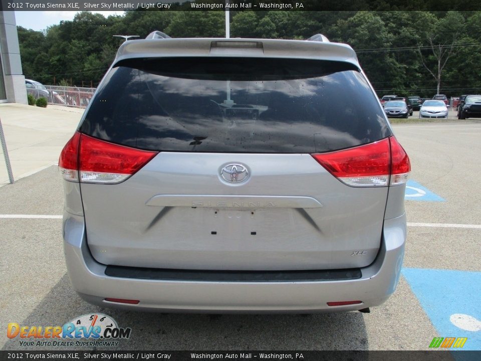 2012 Toyota Sienna XLE Silver Sky Metallic / Light Gray Photo #4