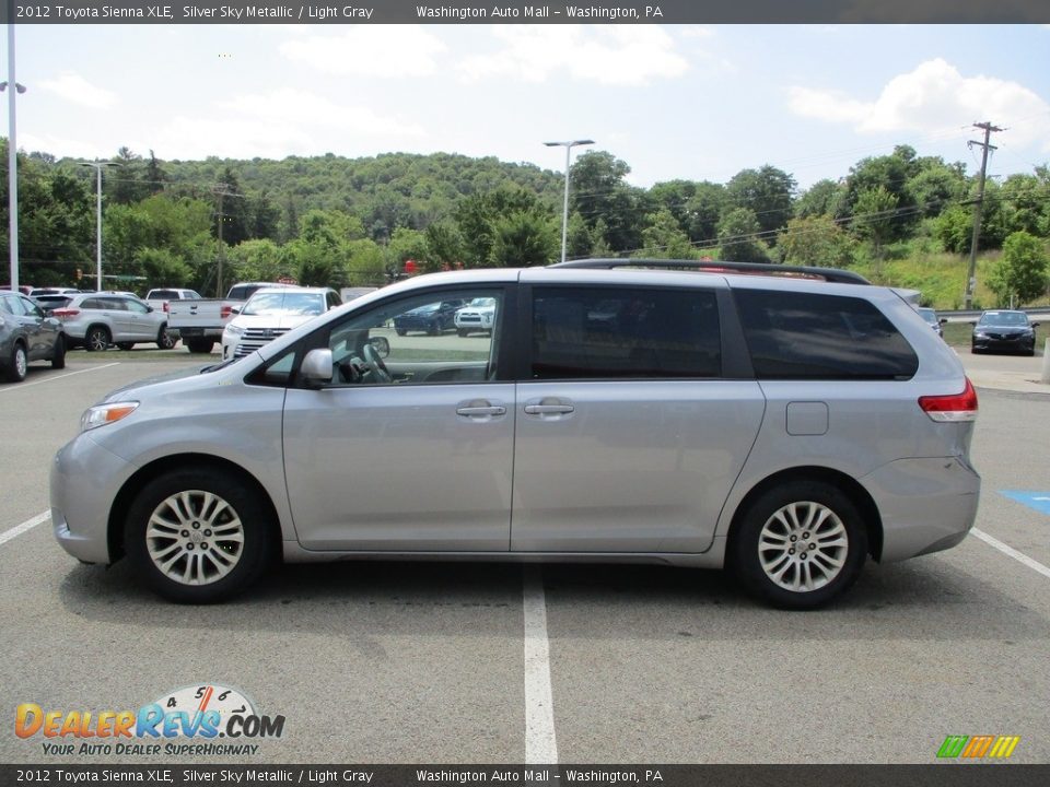 2012 Toyota Sienna XLE Silver Sky Metallic / Light Gray Photo #7