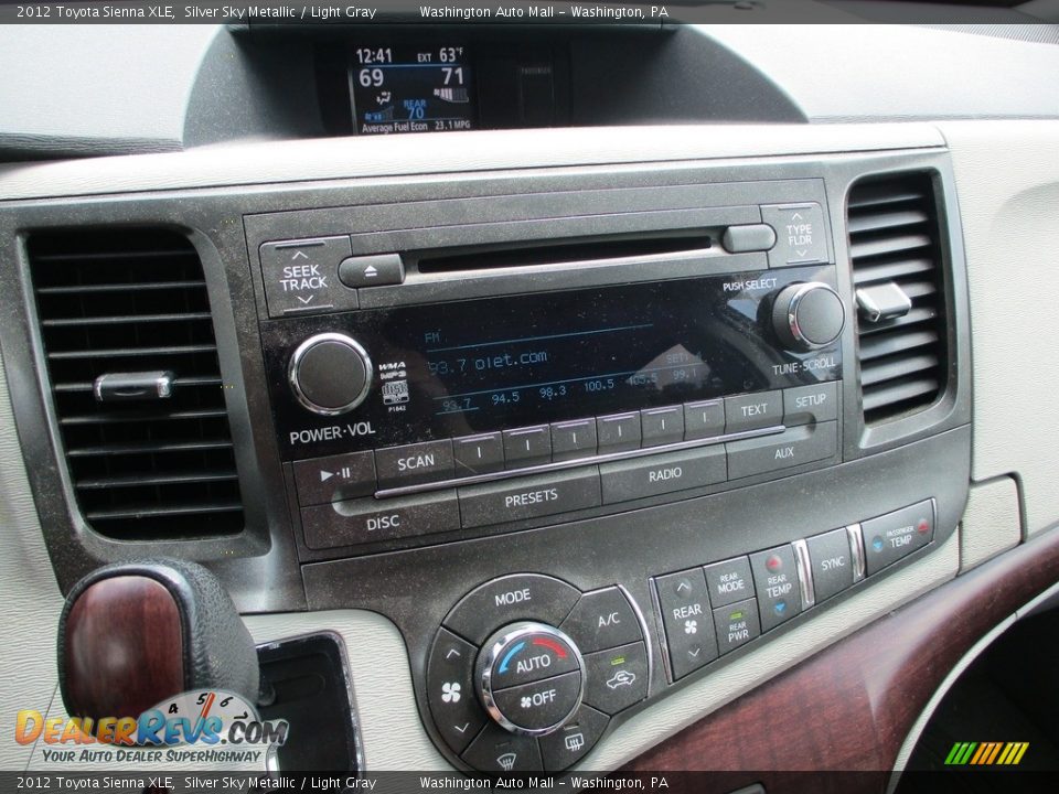 2012 Toyota Sienna XLE Silver Sky Metallic / Light Gray Photo #17