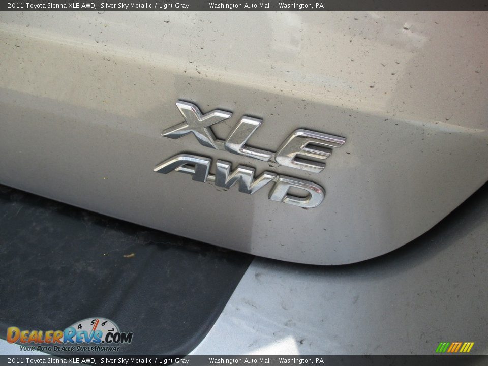 2011 Toyota Sienna XLE AWD Silver Sky Metallic / Light Gray Photo #4