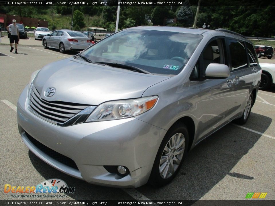 2011 Toyota Sienna XLE AWD Silver Sky Metallic / Light Gray Photo #9