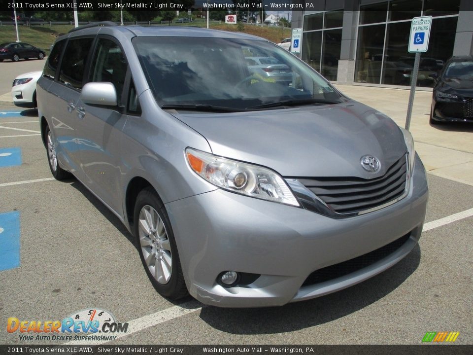 2011 Toyota Sienna XLE AWD Silver Sky Metallic / Light Gray Photo #11