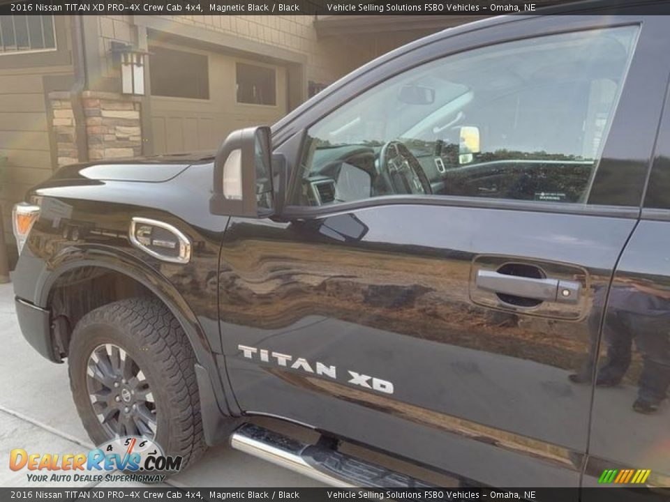 2016 Nissan TITAN XD PRO-4X Crew Cab 4x4 Magnetic Black / Black Photo #5