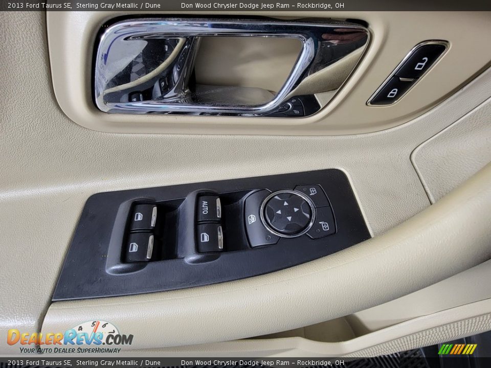 Door Panel of 2013 Ford Taurus SE Photo #15