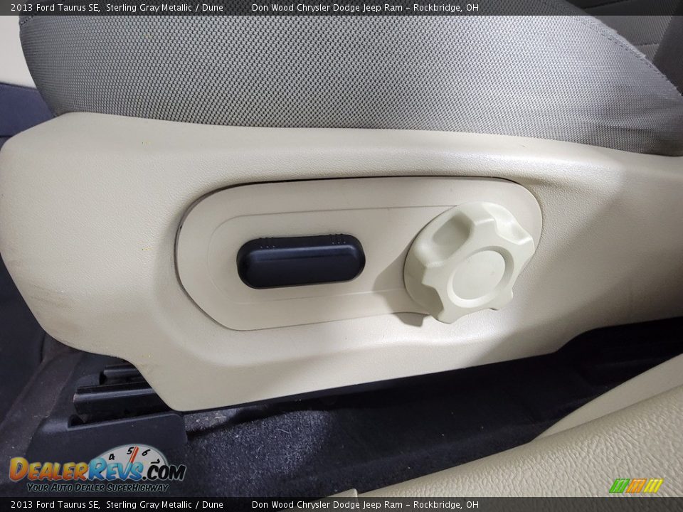 Front Seat of 2013 Ford Taurus SE Photo #17