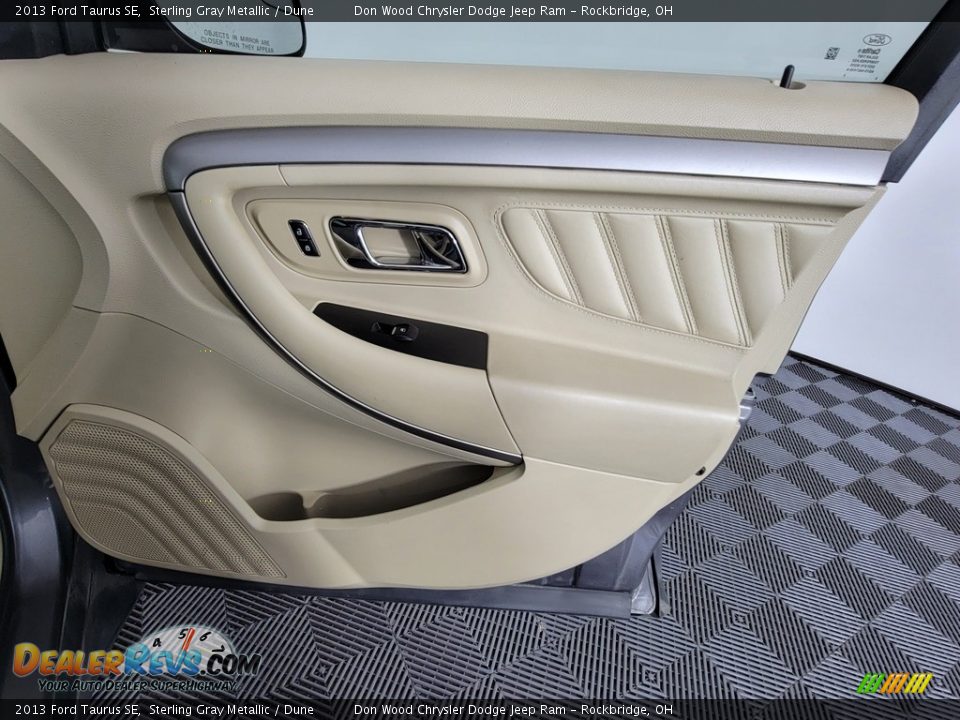Door Panel of 2013 Ford Taurus SE Photo #27