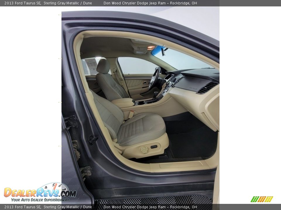 Front Seat of 2013 Ford Taurus SE Photo #28