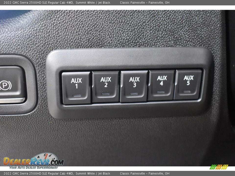 Controls of 2022 GMC Sierra 2500HD SLE Regular Cab 4WD Photo #8