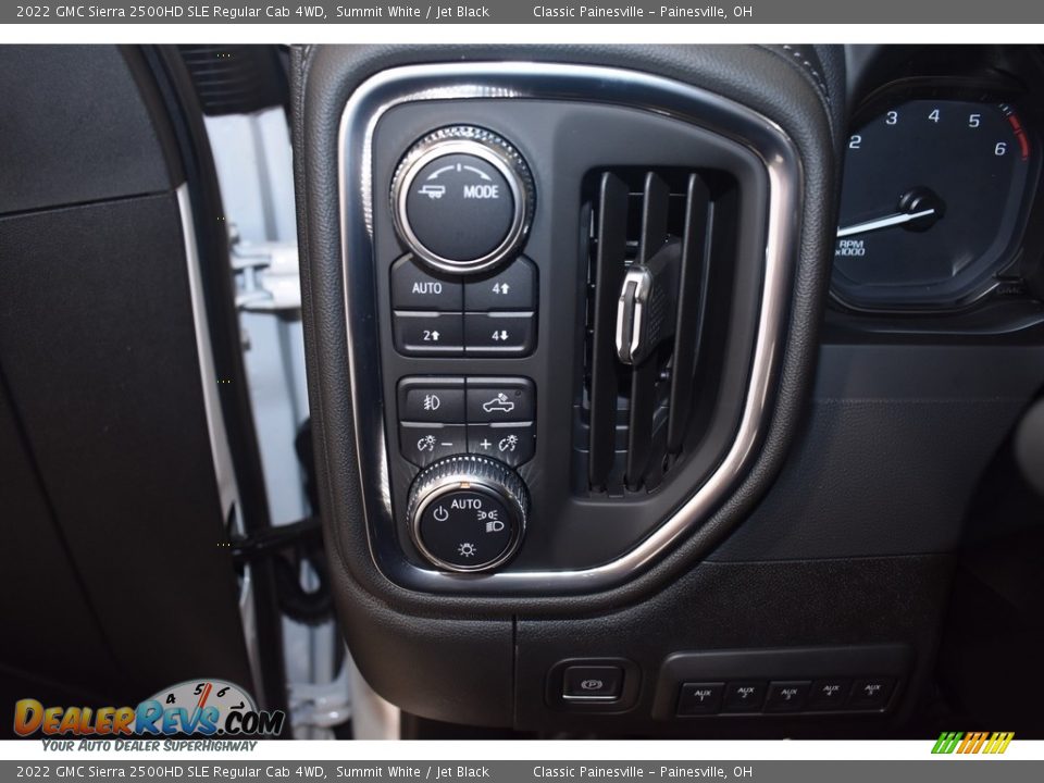 Controls of 2022 GMC Sierra 2500HD SLE Regular Cab 4WD Photo #9