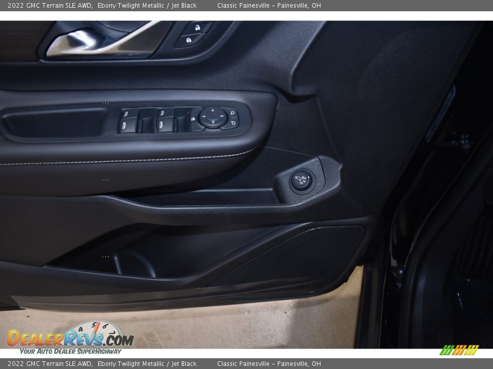 Door Panel of 2022 GMC Terrain SLE AWD Photo #8