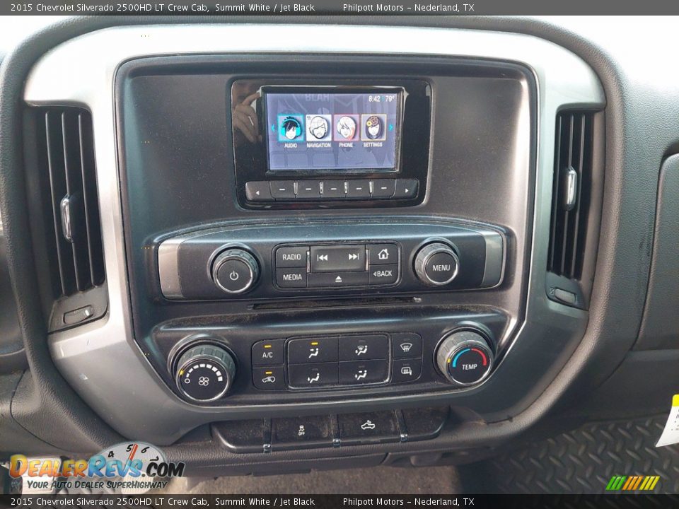 Controls of 2015 Chevrolet Silverado 2500HD LT Crew Cab Photo #19