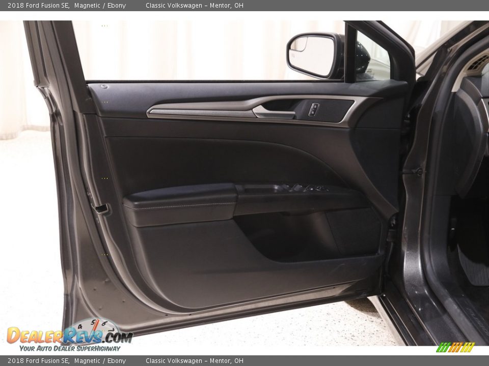2018 Ford Fusion SE Magnetic / Ebony Photo #4