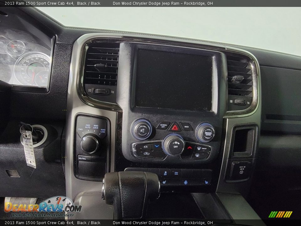 2013 Ram 1500 Sport Crew Cab 4x4 Black / Black Photo #19