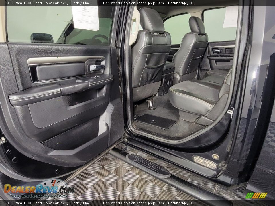 2013 Ram 1500 Sport Crew Cab 4x4 Black / Black Photo #21