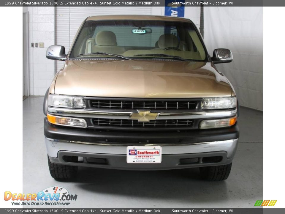 1999 Chevrolet Silverado 1500 LS Extended Cab 4x4 Sunset Gold Metallic / Medium Oak Photo #2