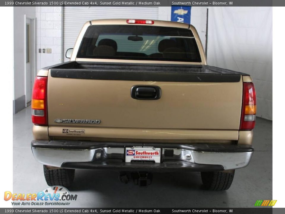 1999 Chevrolet Silverado 1500 LS Extended Cab 4x4 Sunset Gold Metallic / Medium Oak Photo #3