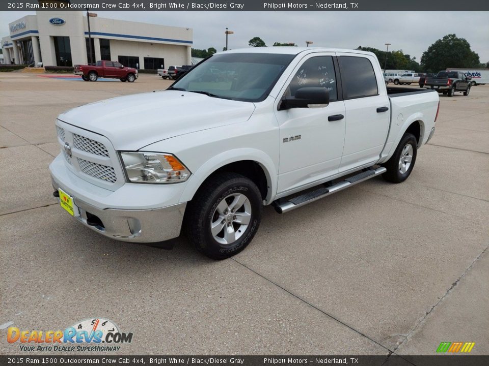 Front 3/4 View of 2015 Ram 1500 Outdoorsman Crew Cab 4x4 Photo #3