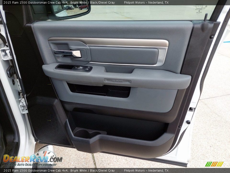 Door Panel of 2015 Ram 1500 Outdoorsman Crew Cab 4x4 Photo #27